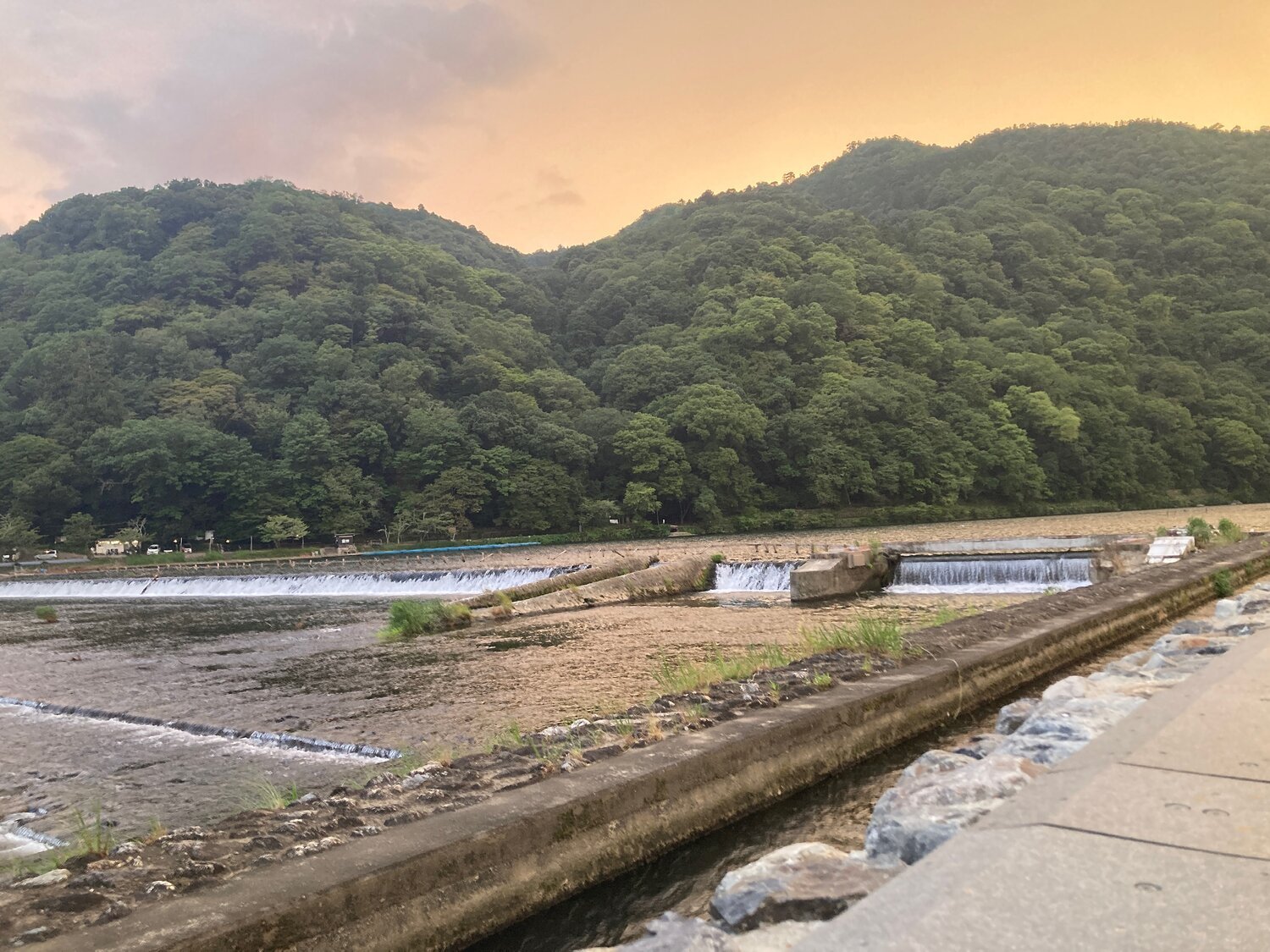 The art of letting go - why holding on blocks us